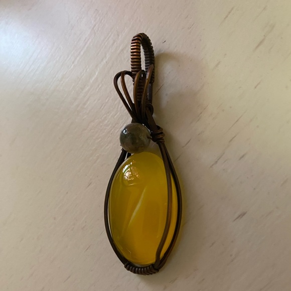 New hand wired stone necklace set in copper - Picture 2 of 2